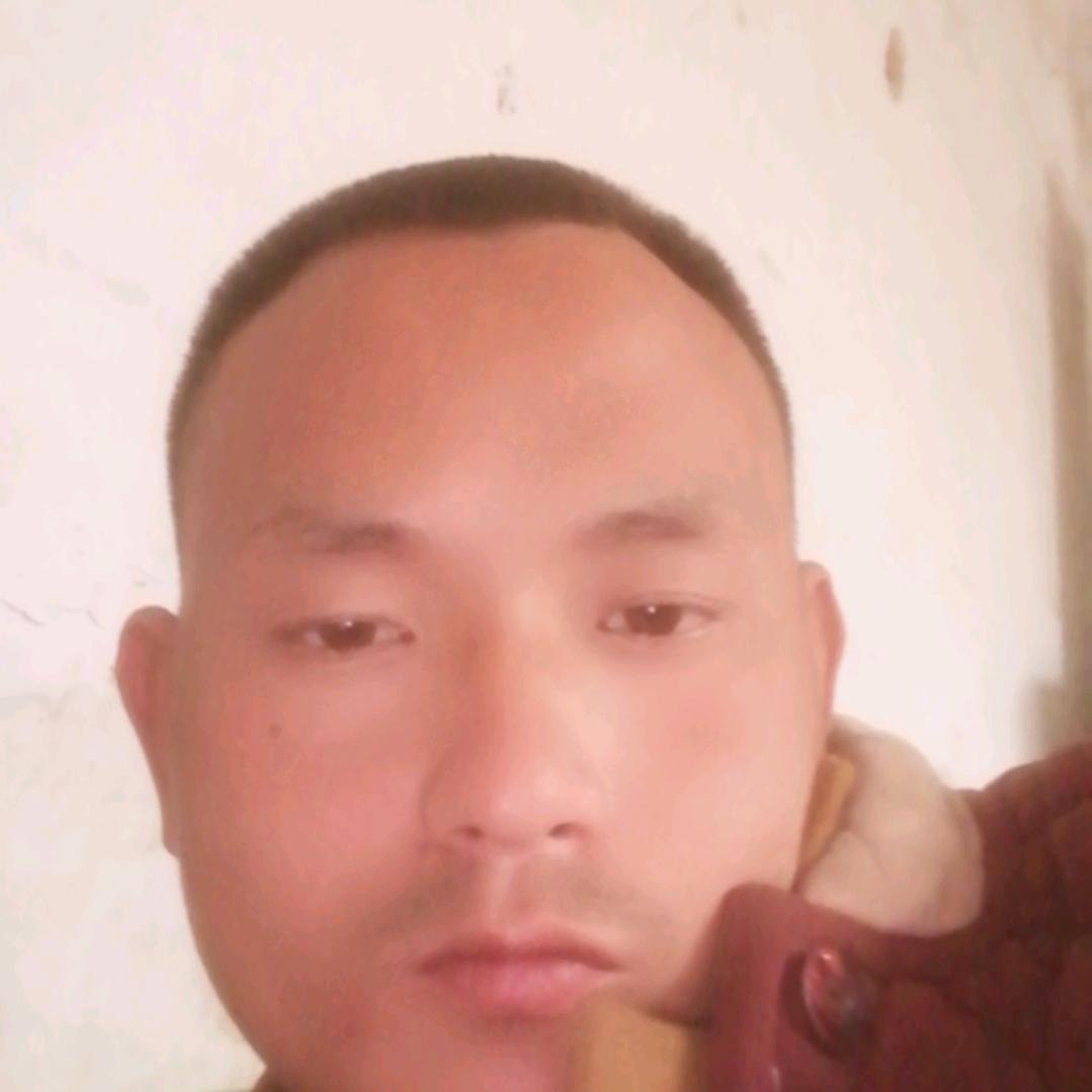 黄蒙蒙