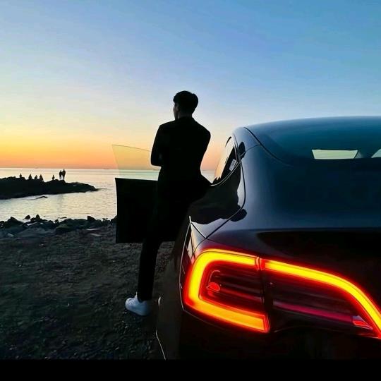 ℡ A person    a city