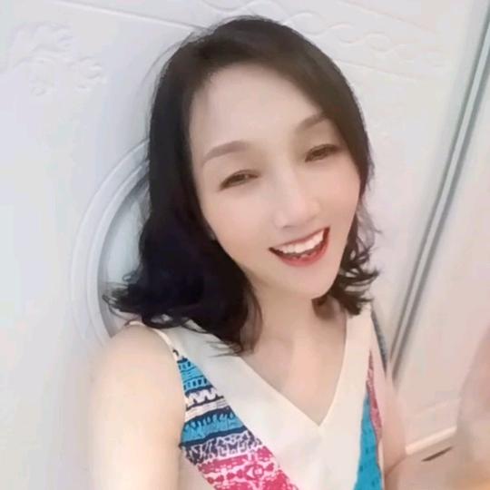 英    子