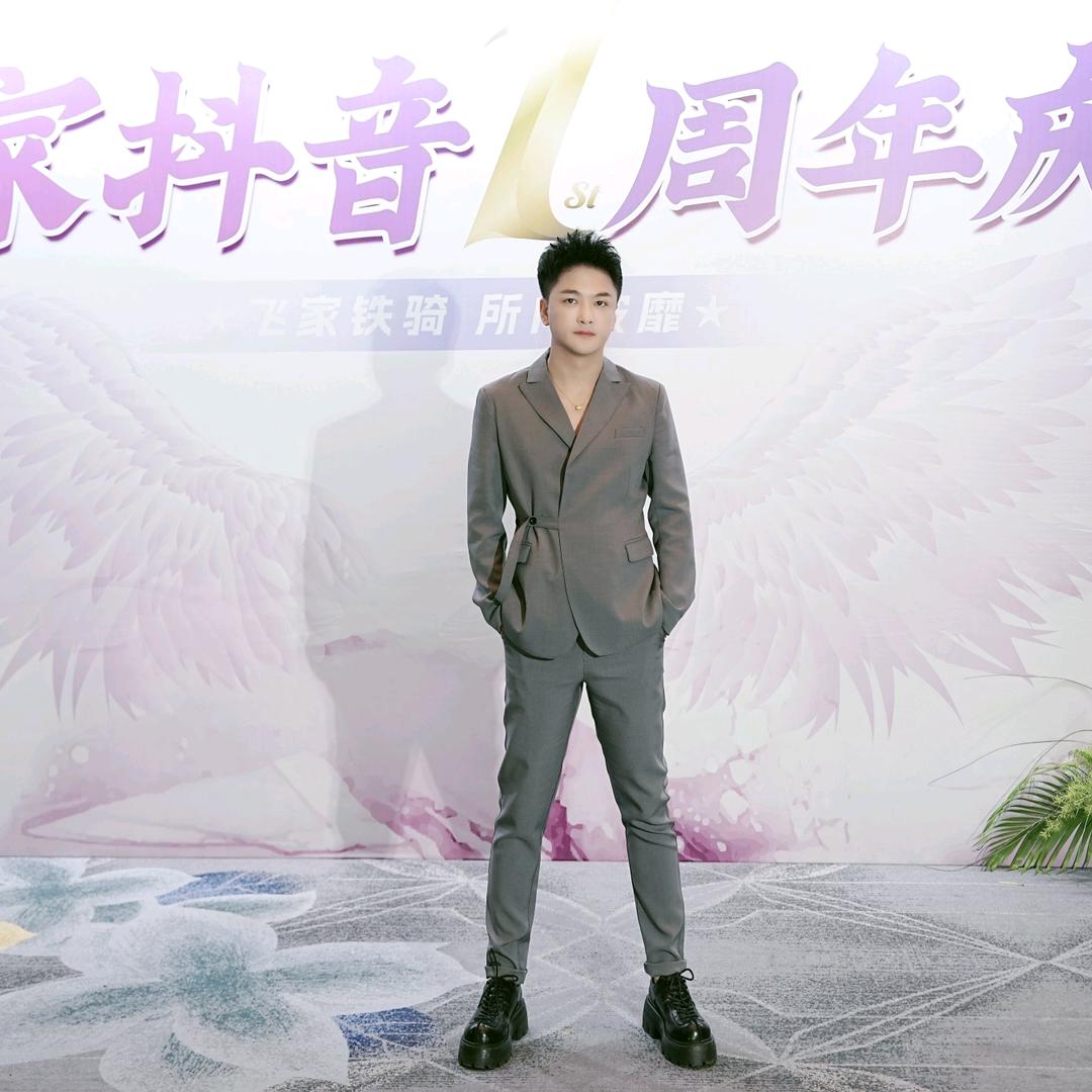 FJ.齐林🌻