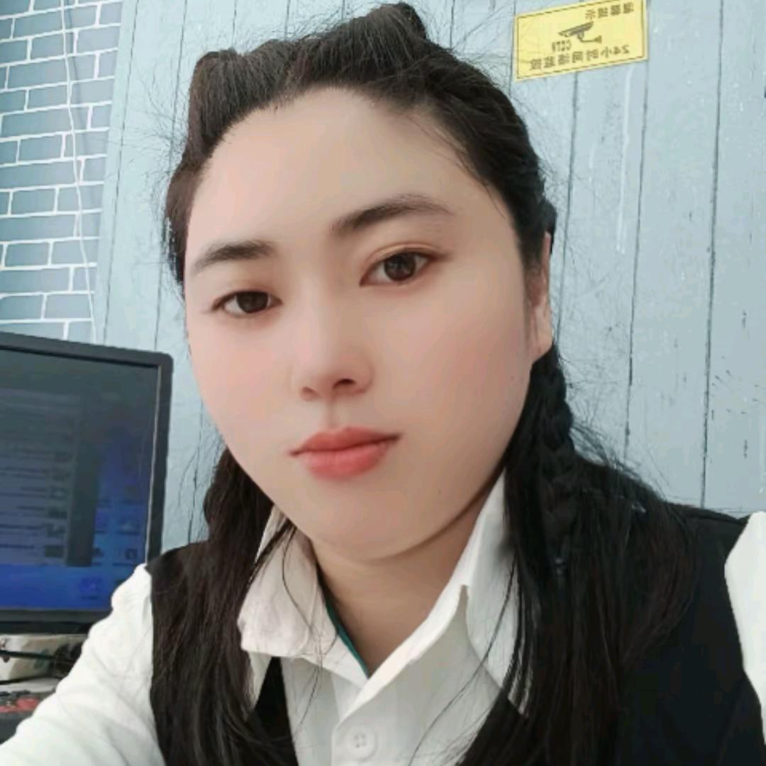 @黑暗角落的那抹身影
