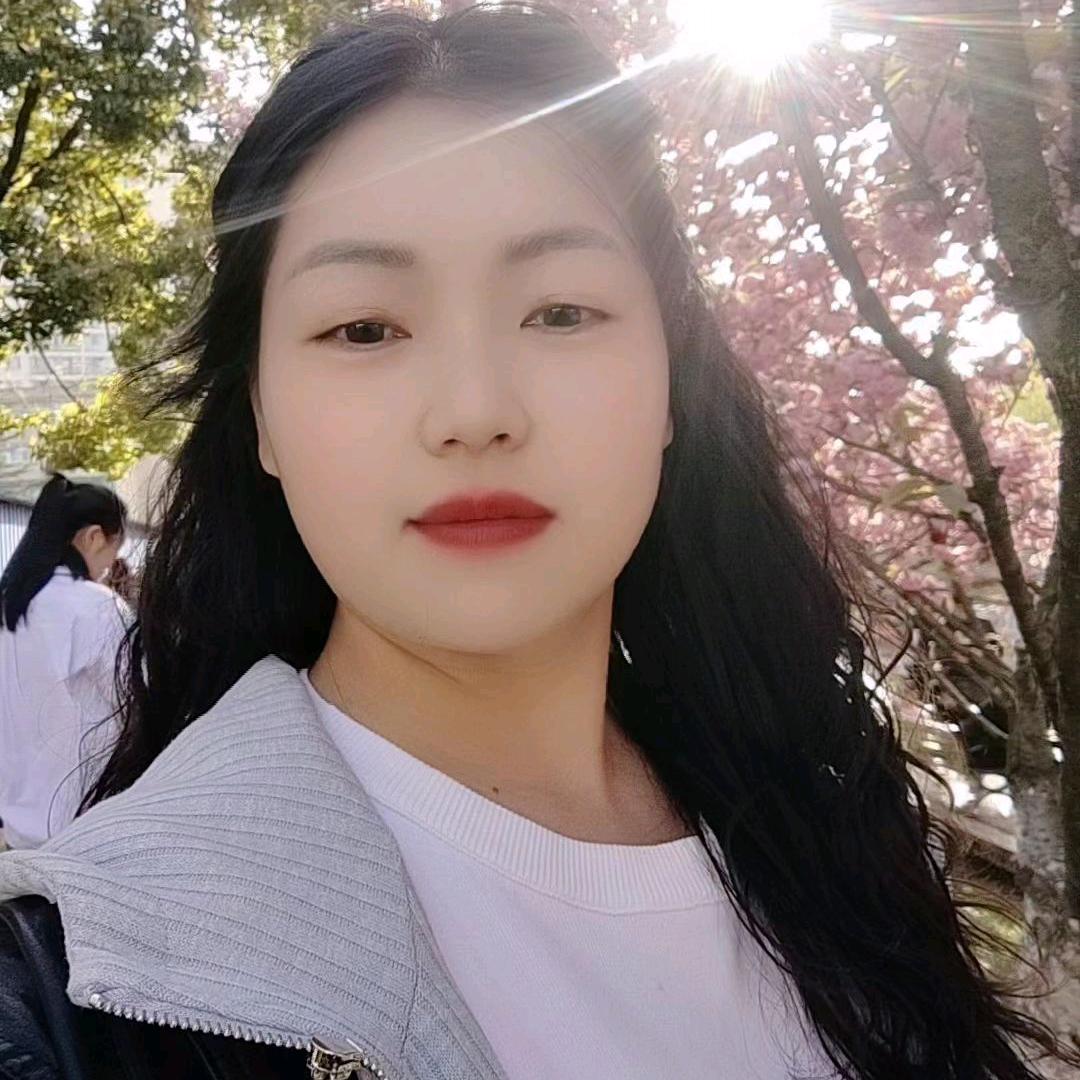 淡然一笑