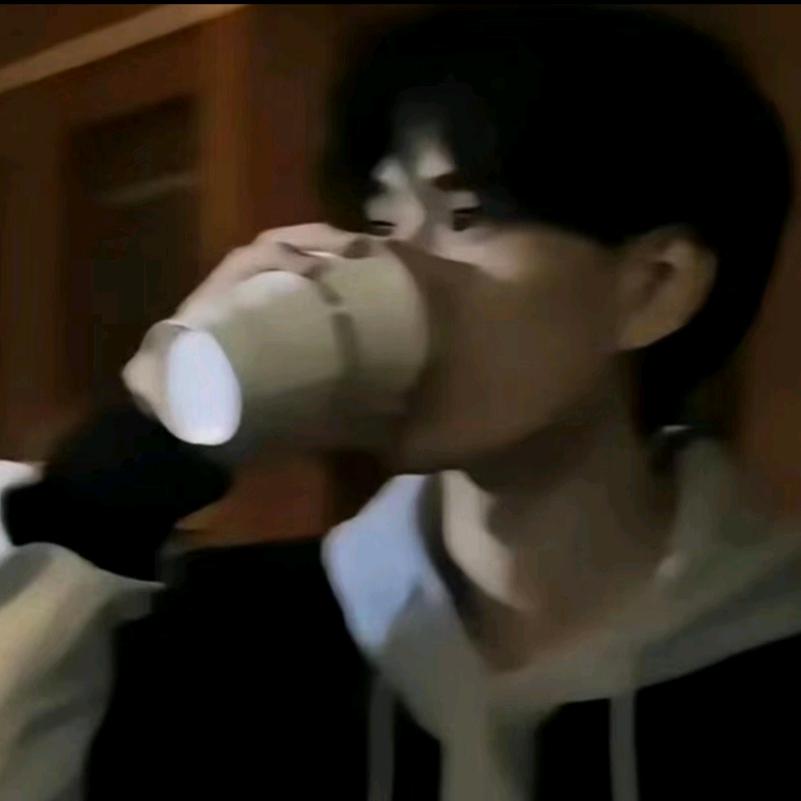 佳佳੭ ᐕ)੭*⁾⁾