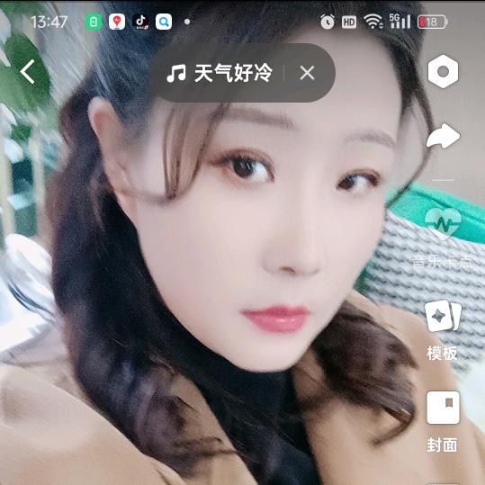月亮下的花蕾
