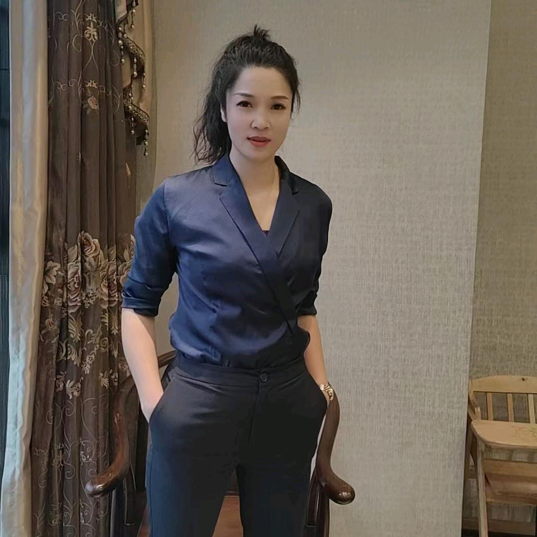 卖砂石料的女汉子
