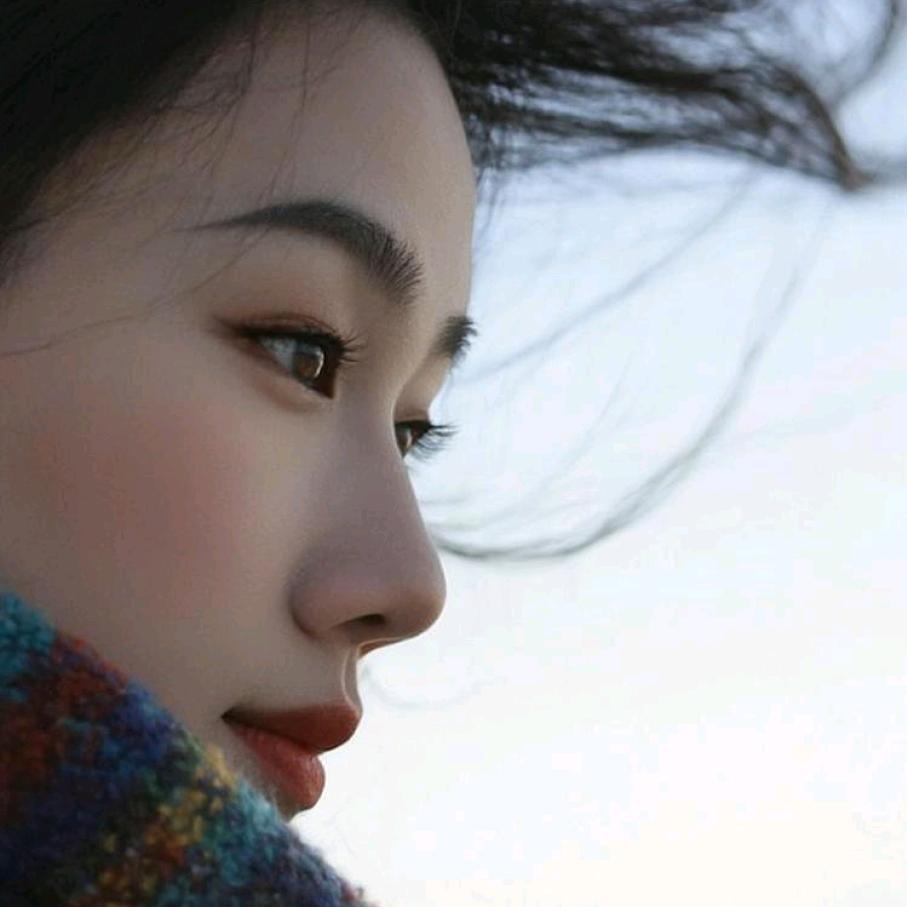 小何很哇塞.