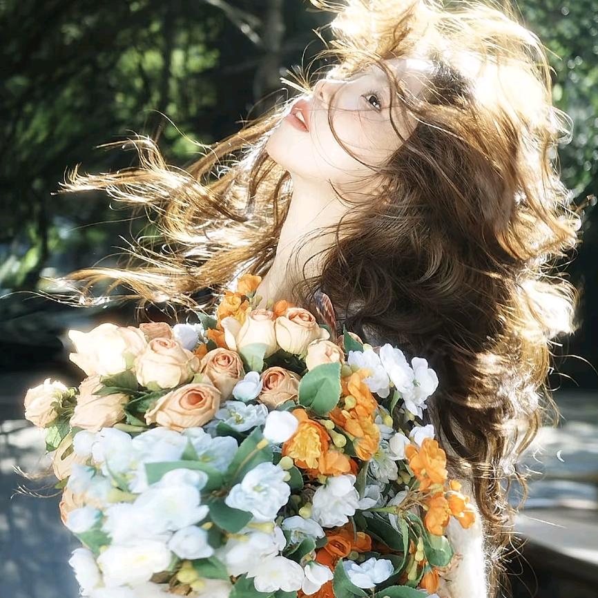 ʟ̆̈ᴜ̆̈ᴄ̆̈ᴋ̆̈ʏ̆̈🧡