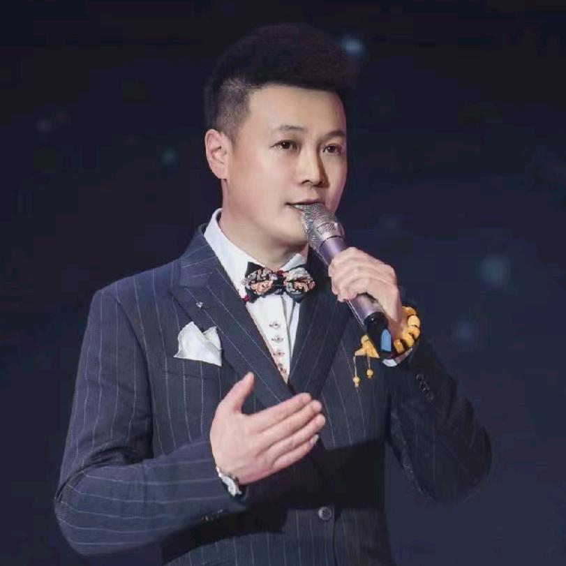 领航婚尚主持团创始人  包耕书