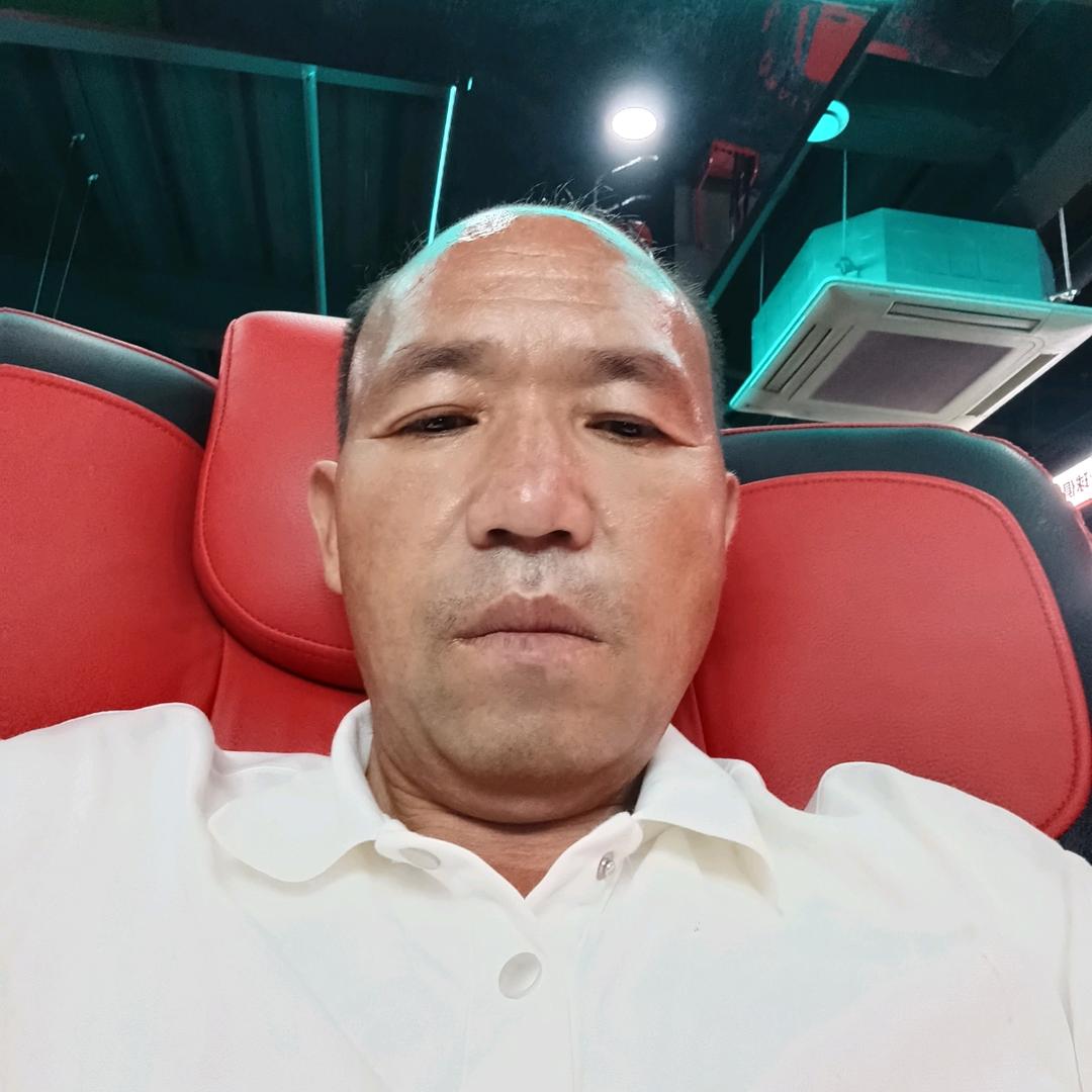 :空荡的酒杯？