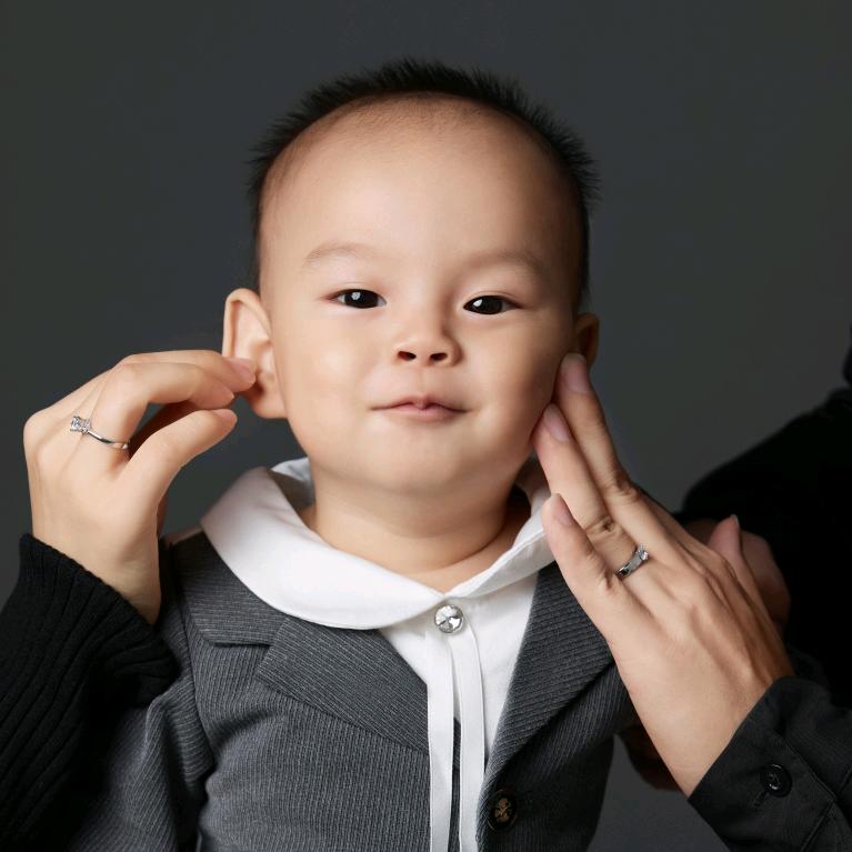 智恩宝宝快乐成长