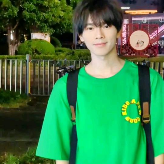蔡报立