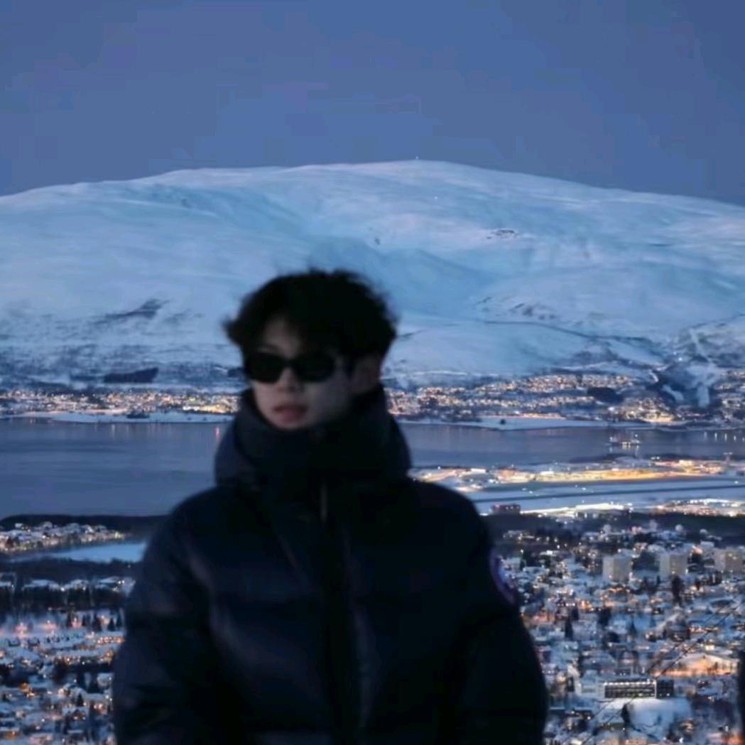 沉稳公蟑螂出门被母蟑螂用腋毛挑逗