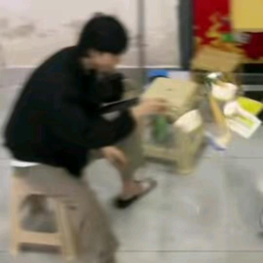 声乐滚出地球O_o