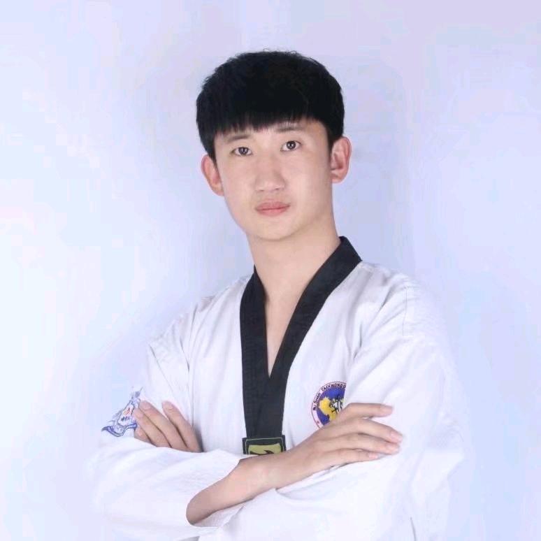 乳山健威体育于教练