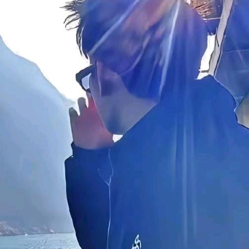 ☘️前尘往事随风🌿