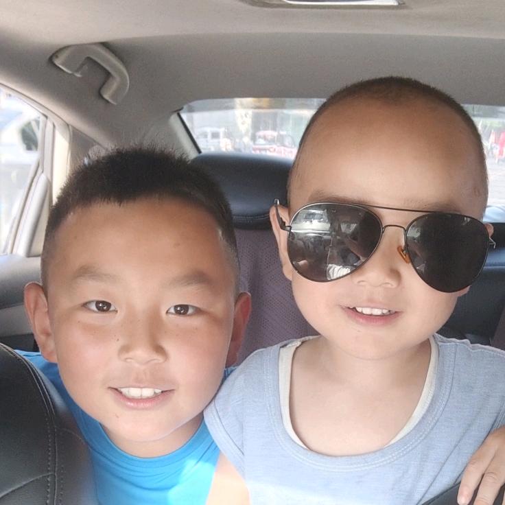 、家有二宝。℡