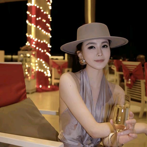 溶溶rongrong【高奢女装】