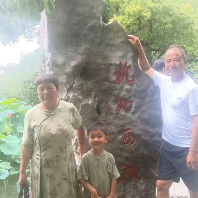 爱情不抵坚持泪