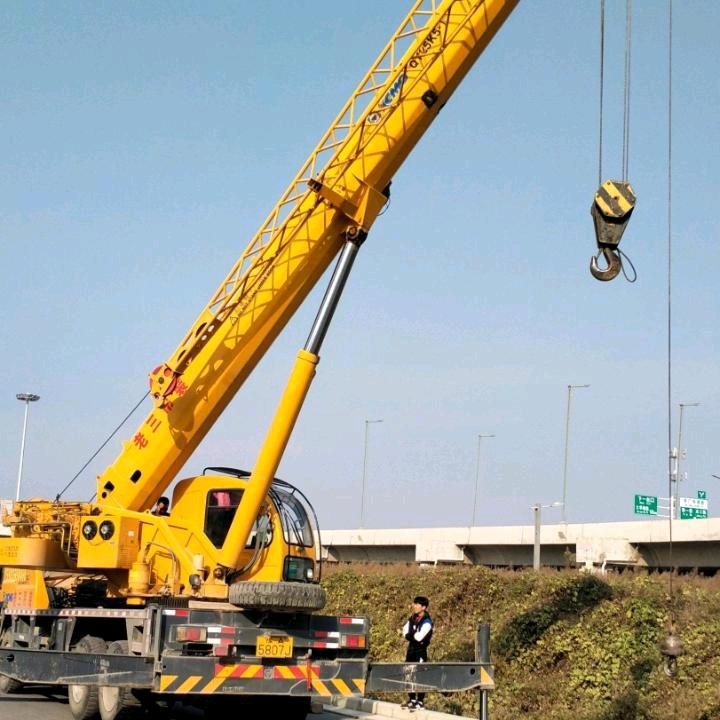 吊车出租有活联系