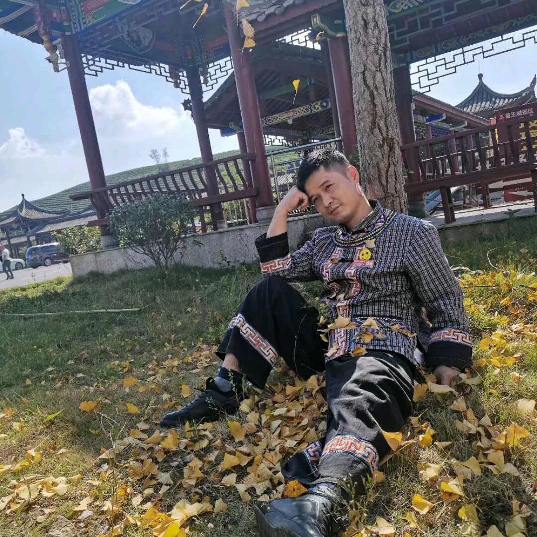 玮歌（秋）