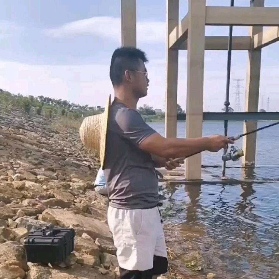 爱生活爱钓鱼杰哥