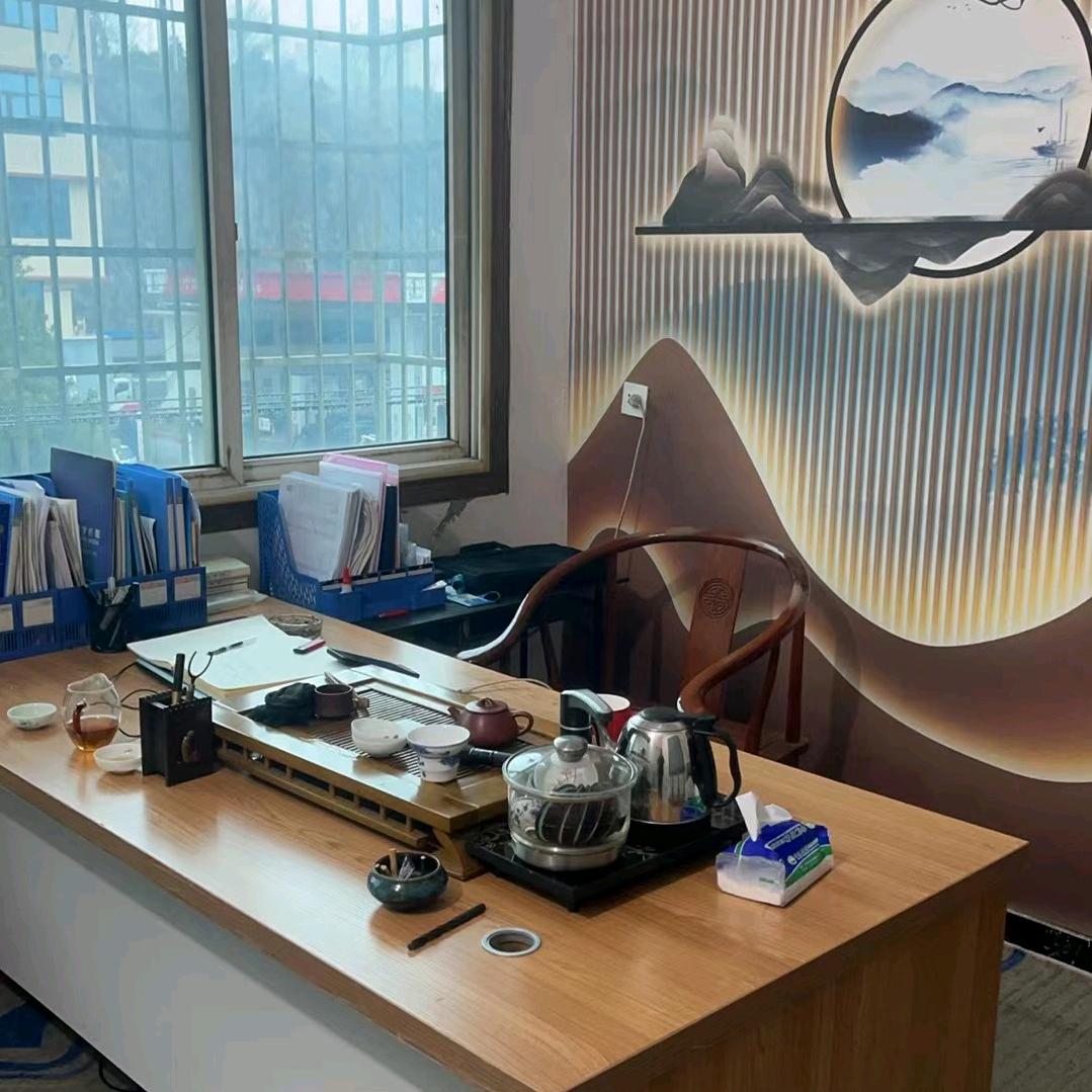 一袭旧袍任风雨