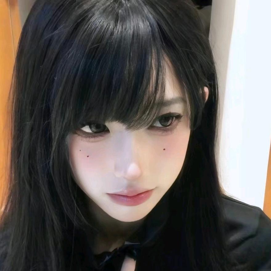 端一只小猫