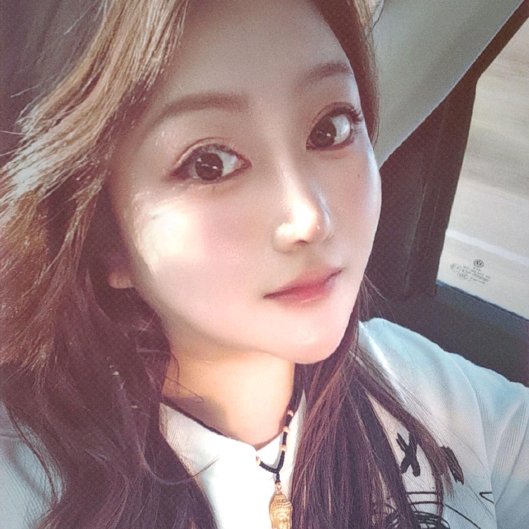 安@娜 …………