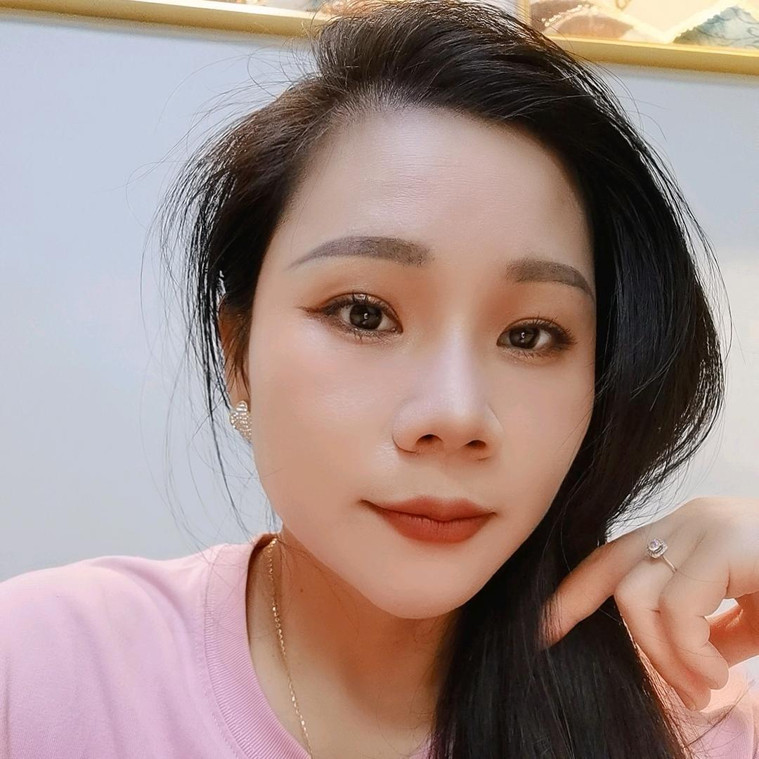 在集美开养生馆的娜姐