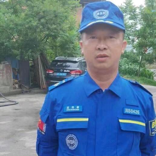 管村镇小龙彩钢瓦加工挖机岀租免费救援。