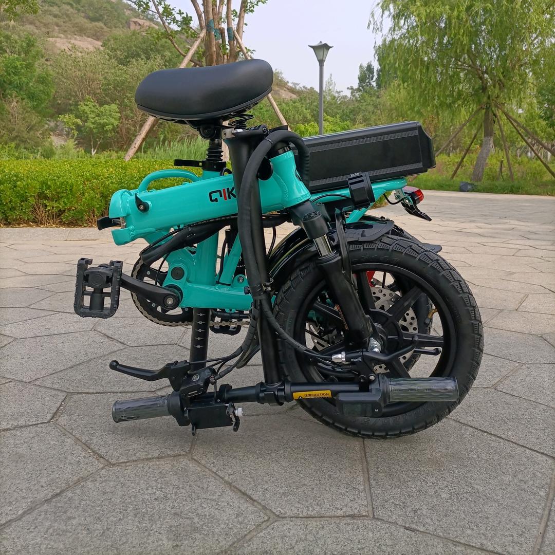 骑克锂电车代驾车