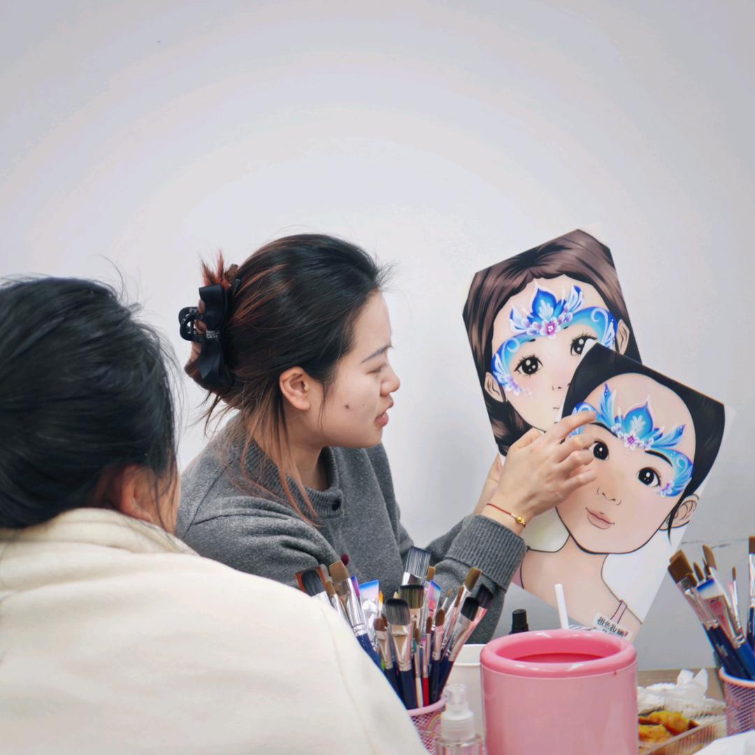 温时.彩绘舞台妆