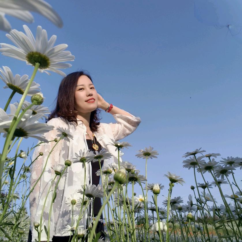 彩霞映月