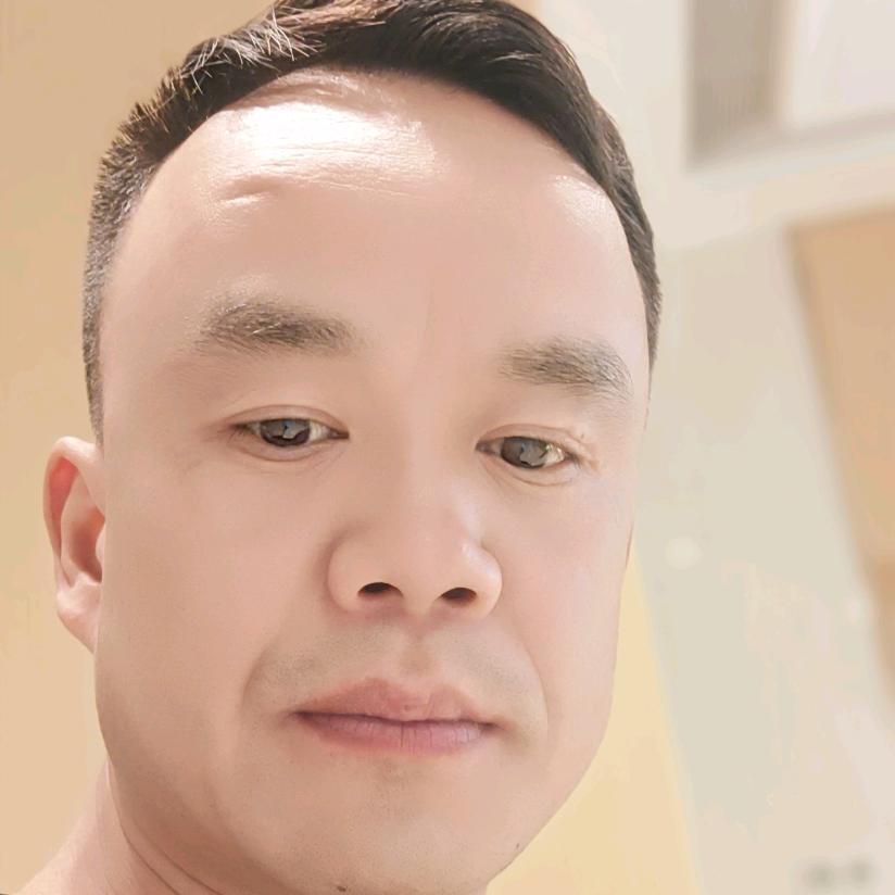 叼着一支烟🚬🚬