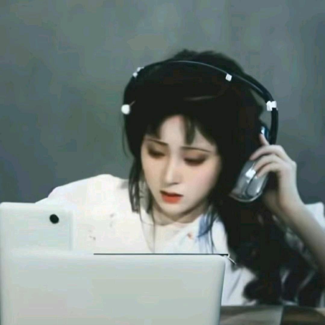 躺着摸鱼最舒服