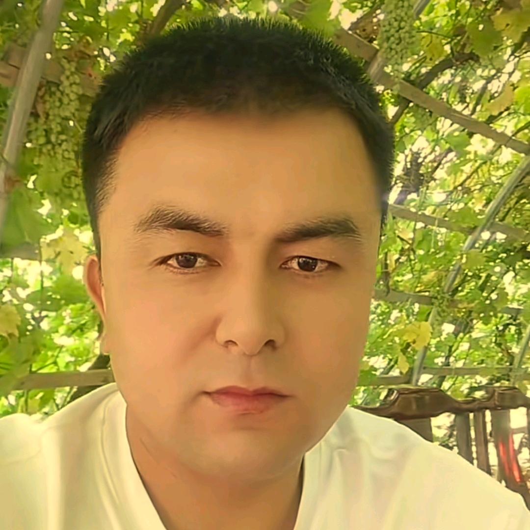 依 山江