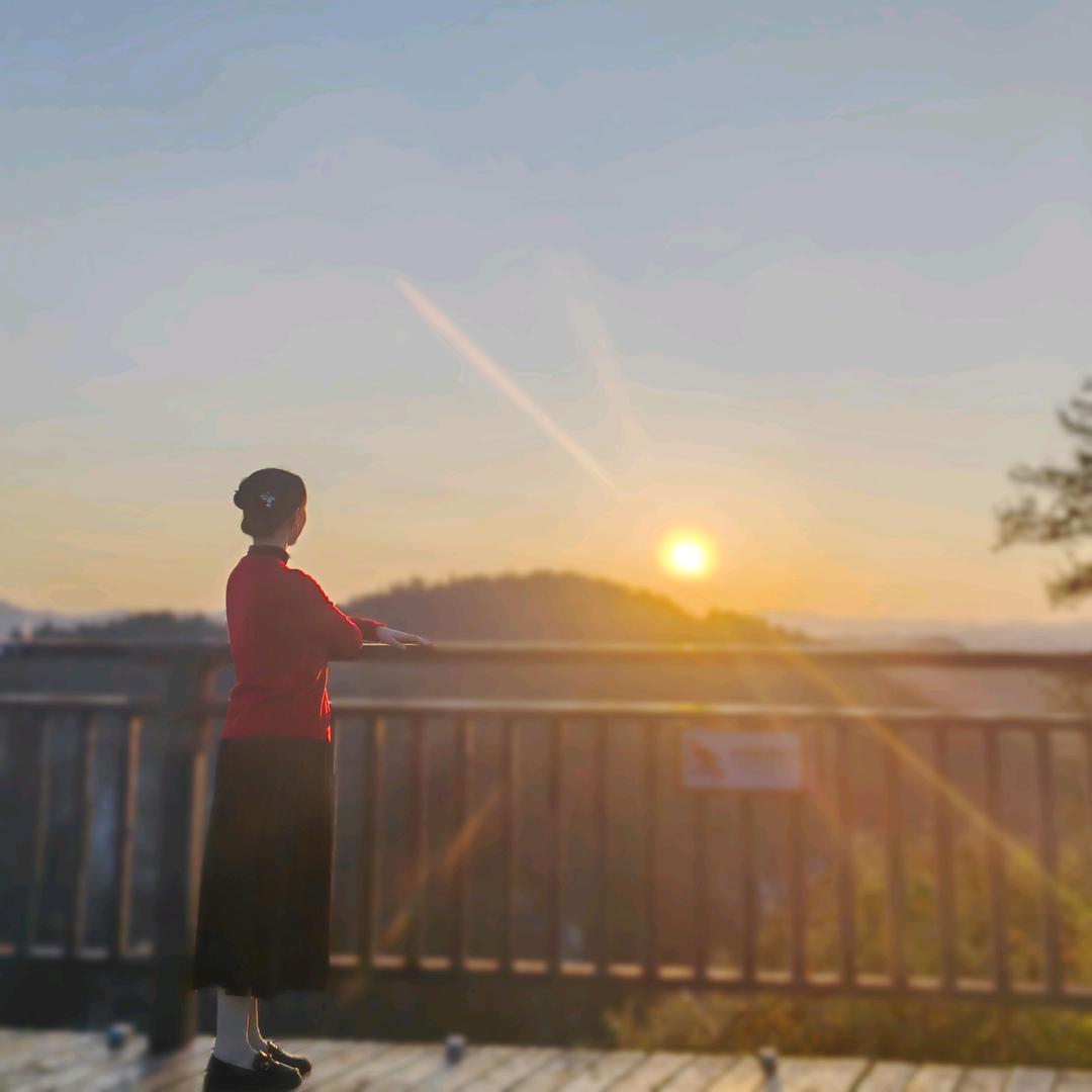 浅蓝色~深蓝色