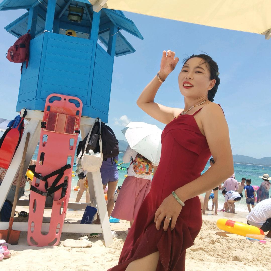 游山玩水，摆地摊。重庆小妹