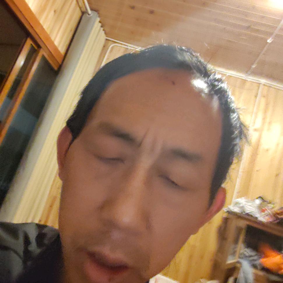 腾冲零食俊哥