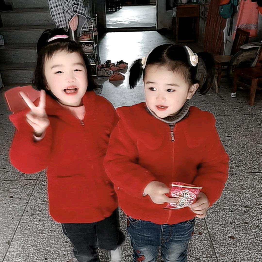 刘姗妹（带娃中）