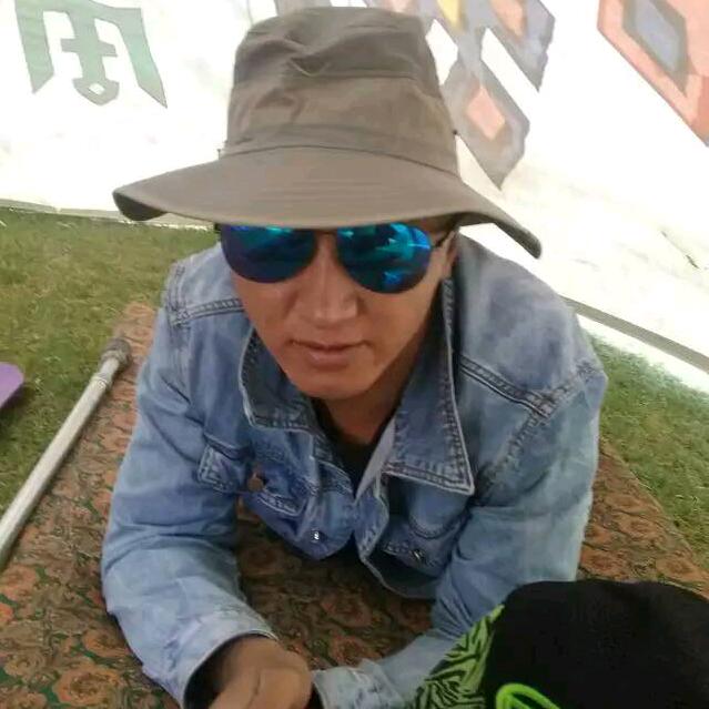 〖带着拐杖的〗小格