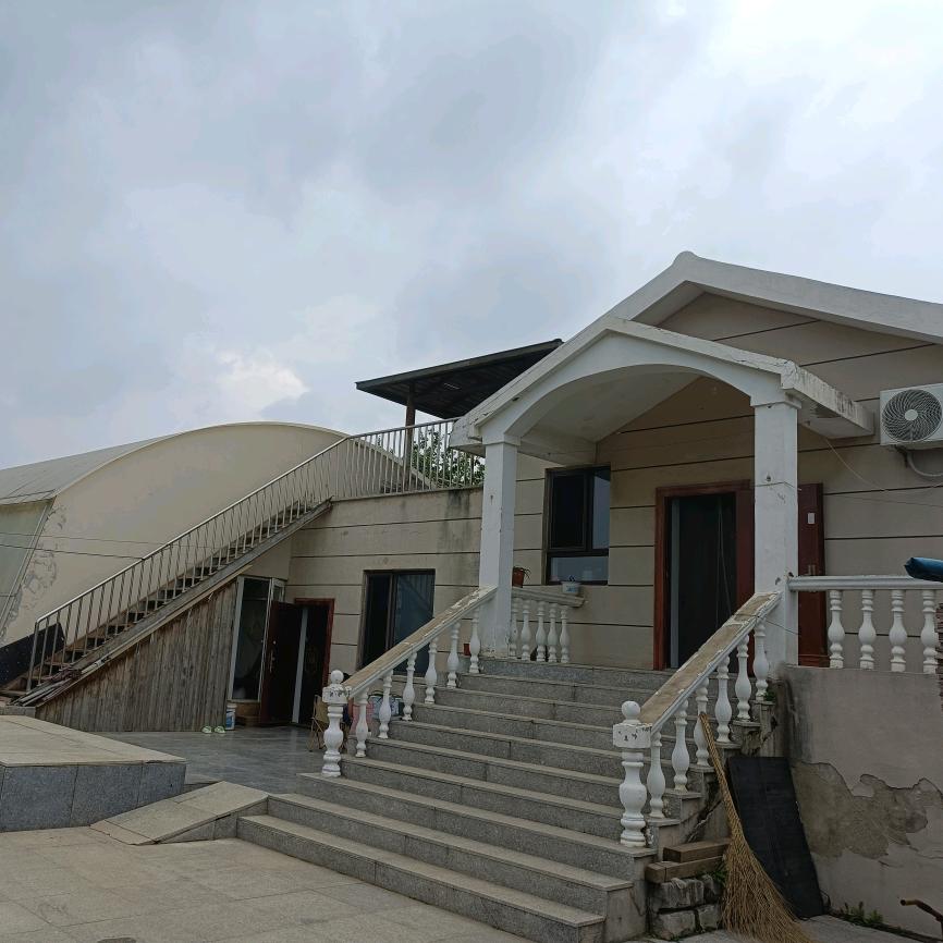 甜甜的农家小院