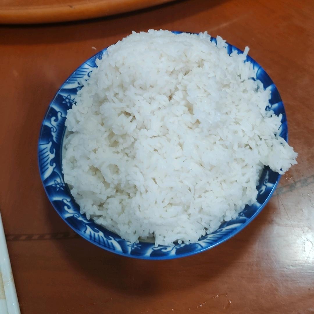 吃肉的兔子