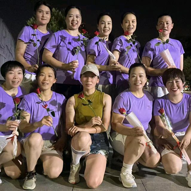 城南公园有氧健身操队_刘美丽
