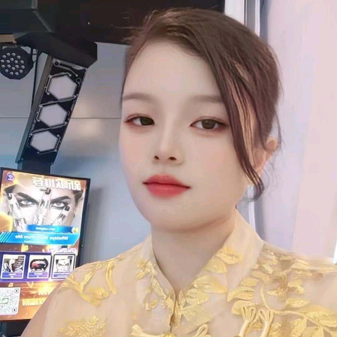 阳伊