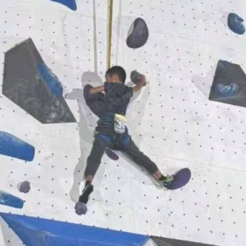 只爬11A的小男孩