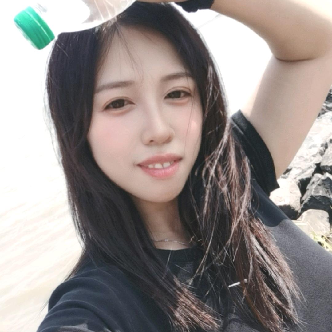 璐璐～吖