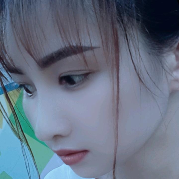㣻罖