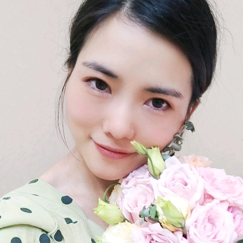 化妆师杜娜娜
