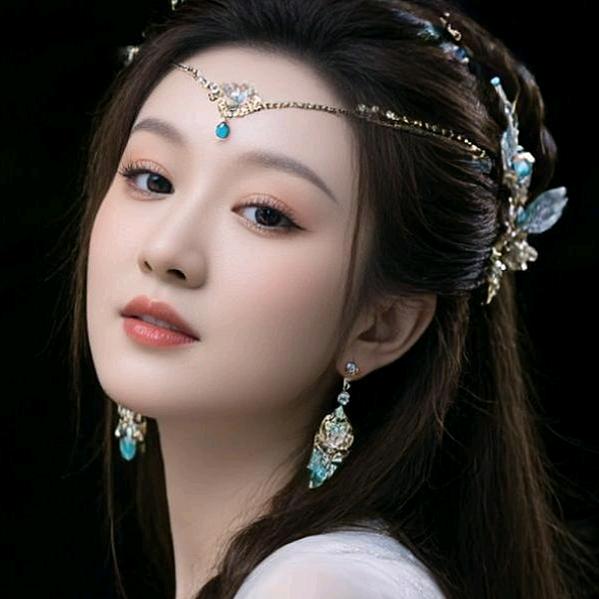 玲儿穿搭